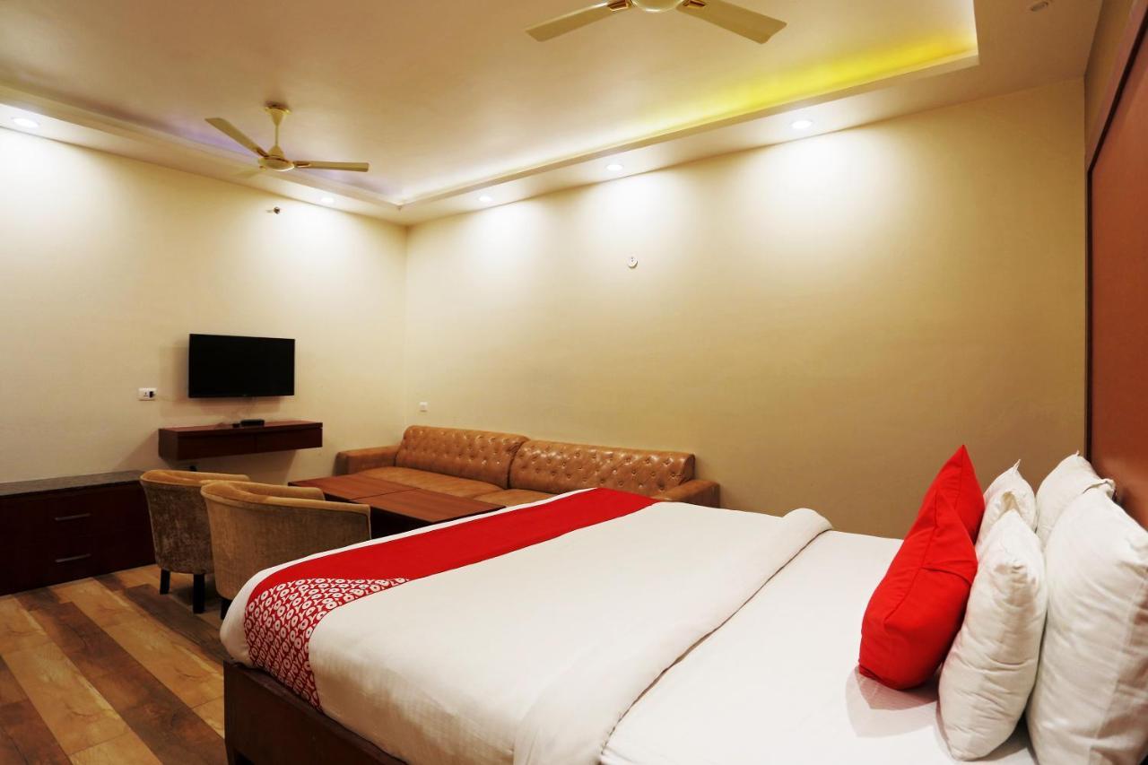 Hotel Capital O Green Palms Near Jhilmil Metro Station Neu-Delhi Exterior foto