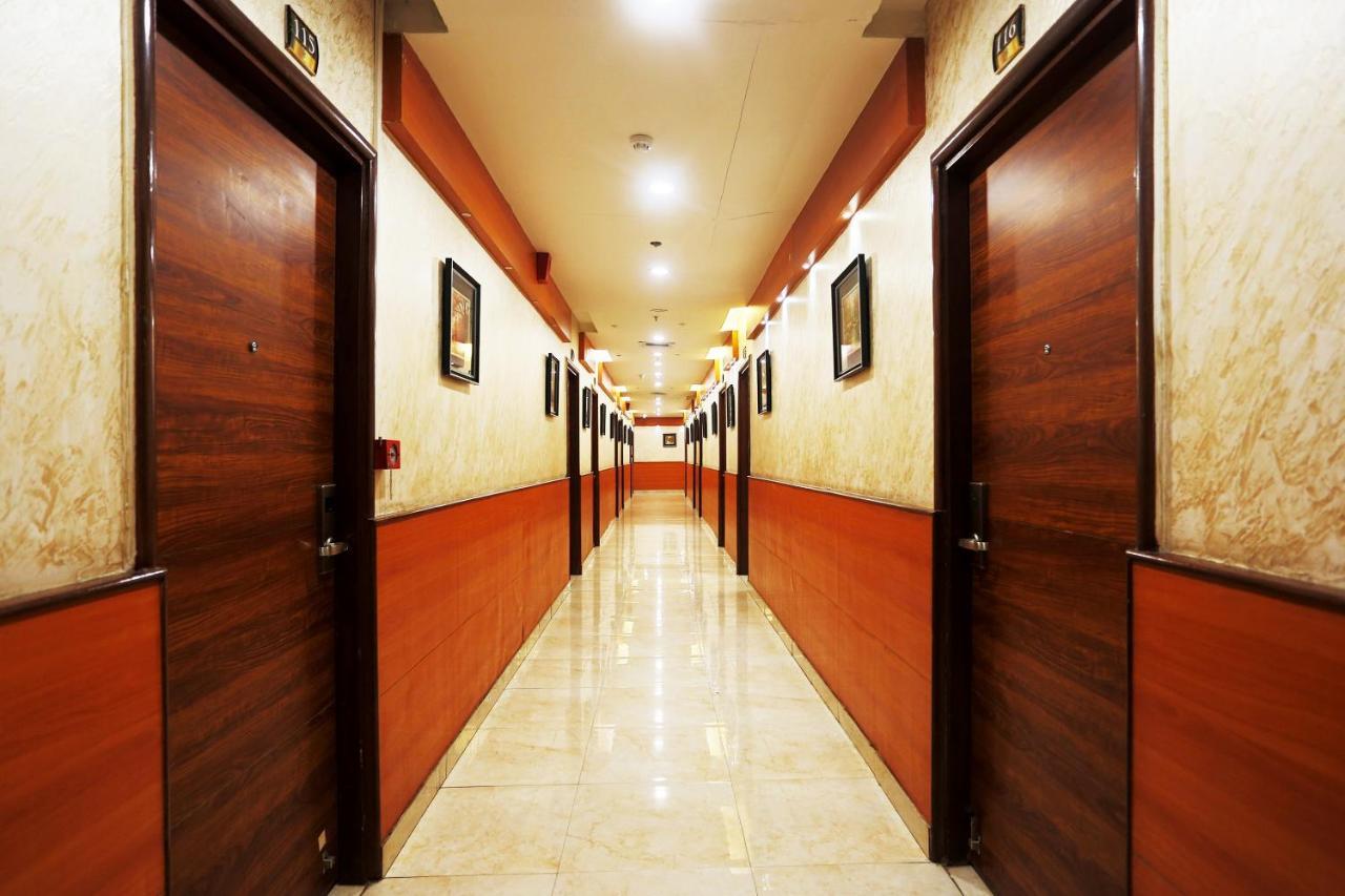 Hotel Capital O Green Palms Near Jhilmil Metro Station Neu-Delhi Exterior foto