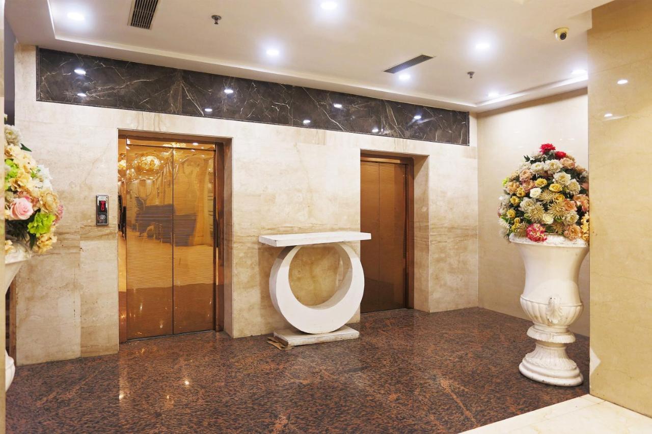 Hotel Capital O Green Palms Near Jhilmil Metro Station Neu-Delhi Exterior foto