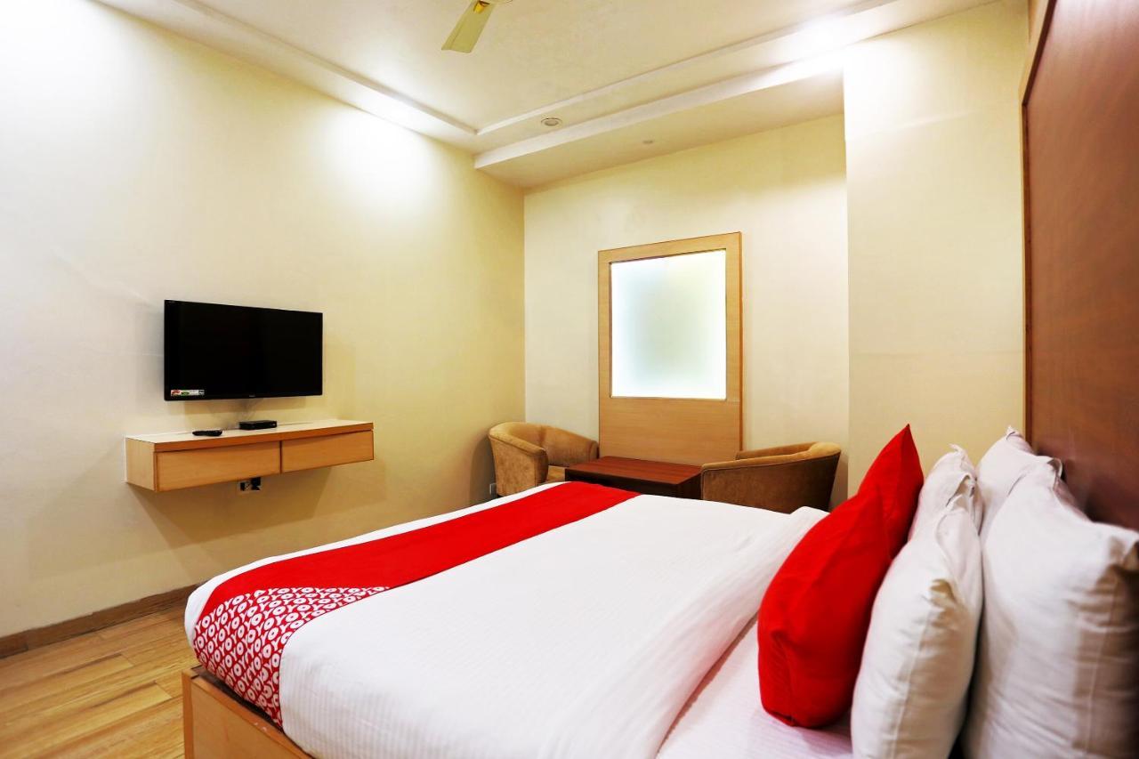 Hotel Capital O Green Palms Near Jhilmil Metro Station Neu-Delhi Exterior foto