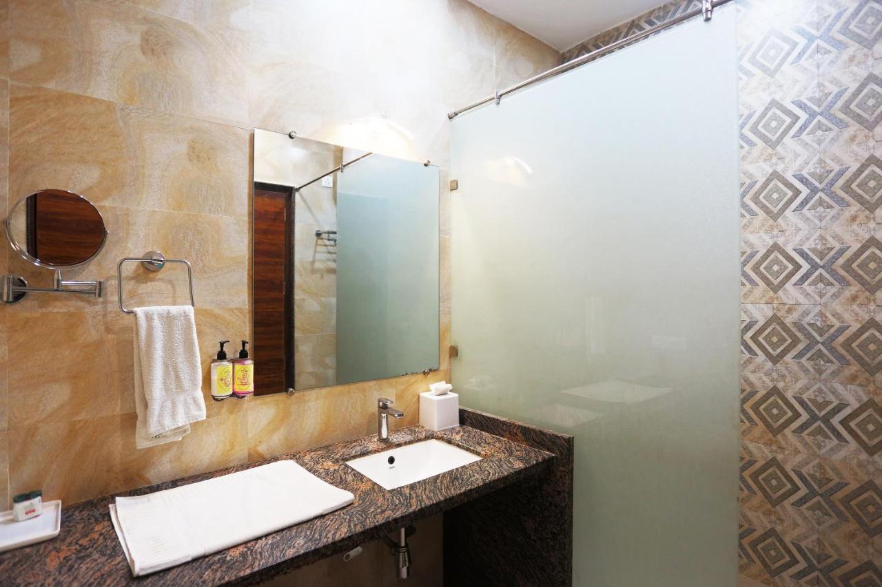 Hotel Capital O Green Palms Near Jhilmil Metro Station Neu-Delhi Exterior foto