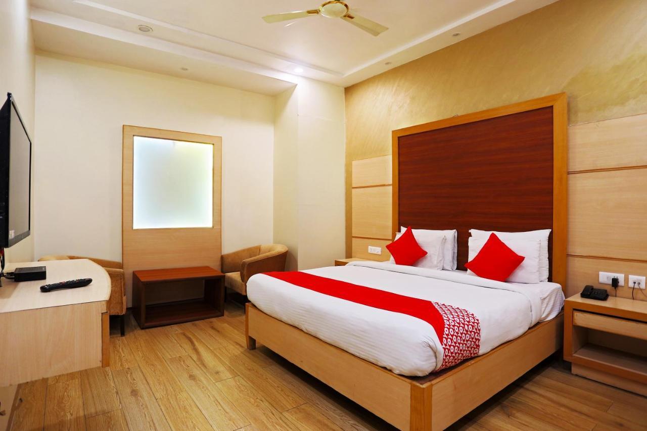 Hotel Capital O Green Palms Near Jhilmil Metro Station Neu-Delhi Exterior foto